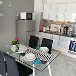 Casa Flores With Heated Pool, Only 490 Meters To The Beach, Balcony, Wifi Appartement