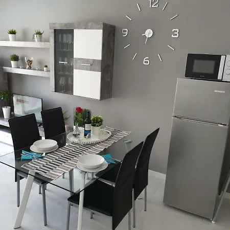 Appartamento Casa Flores With Heated Pool, Only 490 Meters To The Beach, Balcony, Wifi *