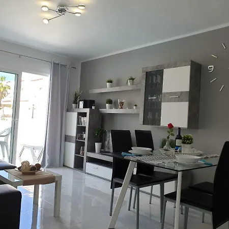 Casa Flores With Heated Pool, Only 490 Meters To The Beach, Balcony, Wifi Apartmán