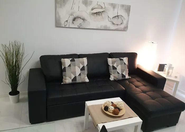 דירה Casa Flores With Heated Pool, Only 490 Meters To The Beach, Balcony, Wifi