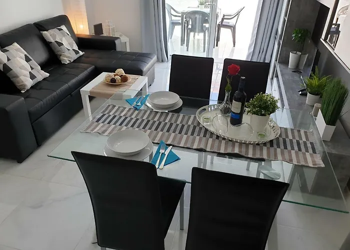 דירה Casa Flores With Heated Pool, Only 490 Meters To The Beach, Balcony, Wifi