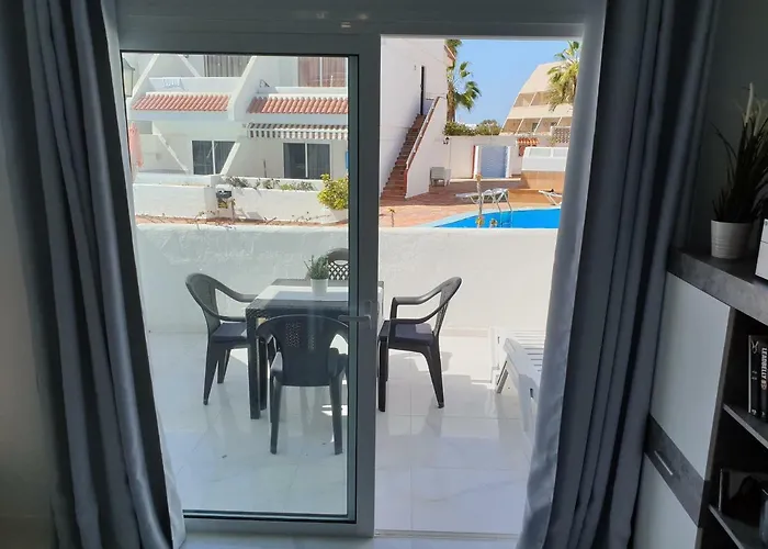 Casa Flores With Heated Pool, Only 490 Meters To The Beach, Balcony, Wifi Lägenhet