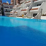 아파트 Casa Flores With Heated Pool, Only 490 Meters To The Beach, Balcony, Wifi 아로나