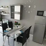 Apartmán Casa Flores With Heated Pool, Only 490 Meters To The Beach, Balcony, Wifi *