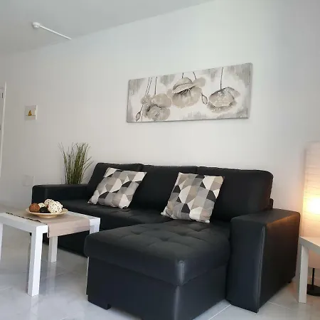 Apartamento Casa Flores With Heated Pool, Only 490 Meters To The Beach, Balcony, Wifi Arona (Tenerife)