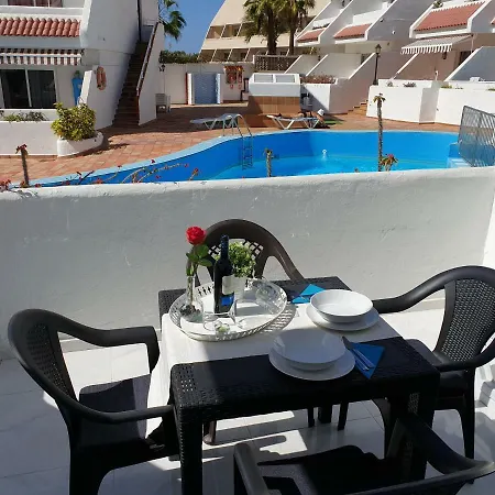 Апартаменты Casa Flores With Heated Pool, Only 490 Meters To The Beach, Balcony, Wifi