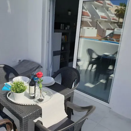 Casa Flores With Heated Pool, Only 490 Meters To The Beach, Balcony, Wifi Apartamento Arona (Tenerife)