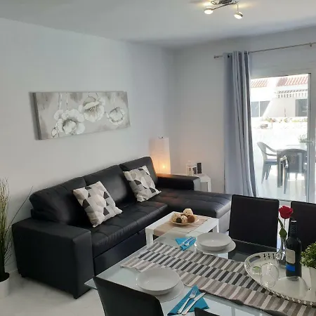 Apartamento Casa Flores With Heated Pool, Only 490 Meters To The Beach, Balcony, Wifi *