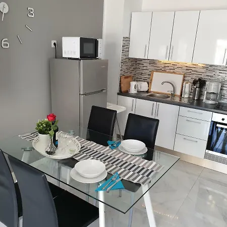 Casa Flores With Heated Pool, Only 490 Meters To The Beach, Balcony, Wifi Appartement