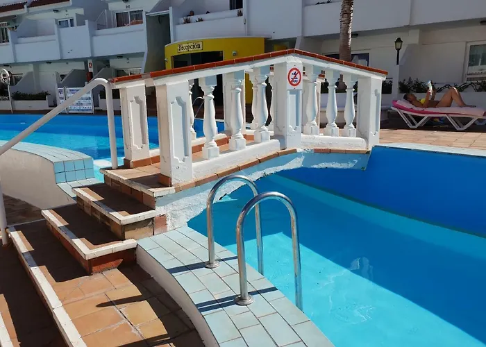 Apartment Casa Flores With Heated Pool, Only 490 Meters To The Beach, Balcony, Wifi