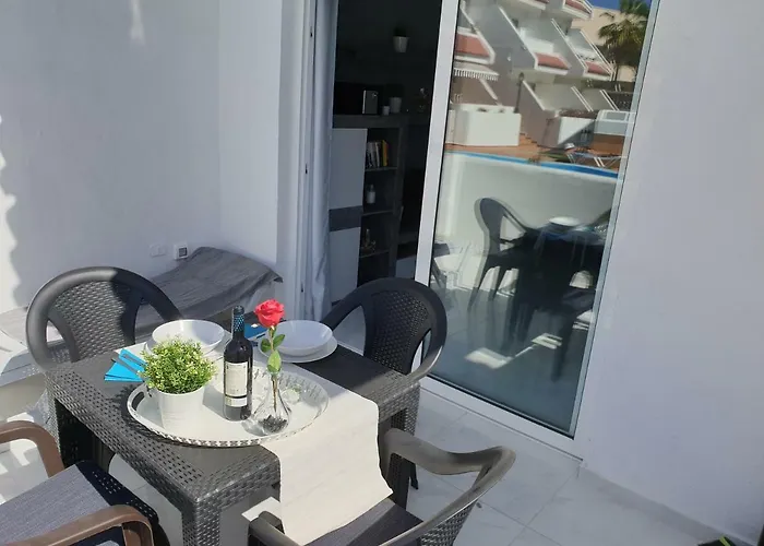 Casa Flores With Heated Pool, Only 490 Meters To The Beach, Balcony, Wifi Apartment Arona (Tenerife)