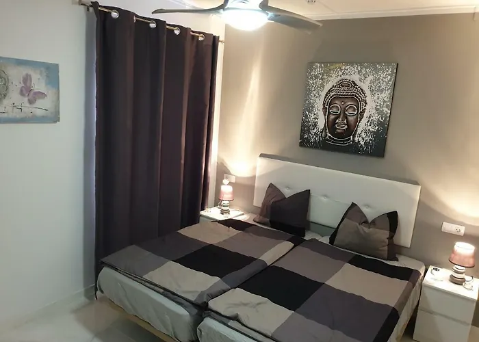 Casa Flores With Heated Pool, Only 490 Meters To The Beach, Balcony, Wifi Arona (Tenerife)